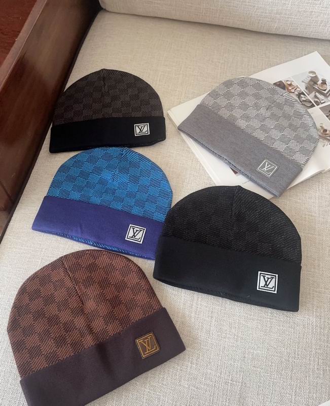 LV hat 010706